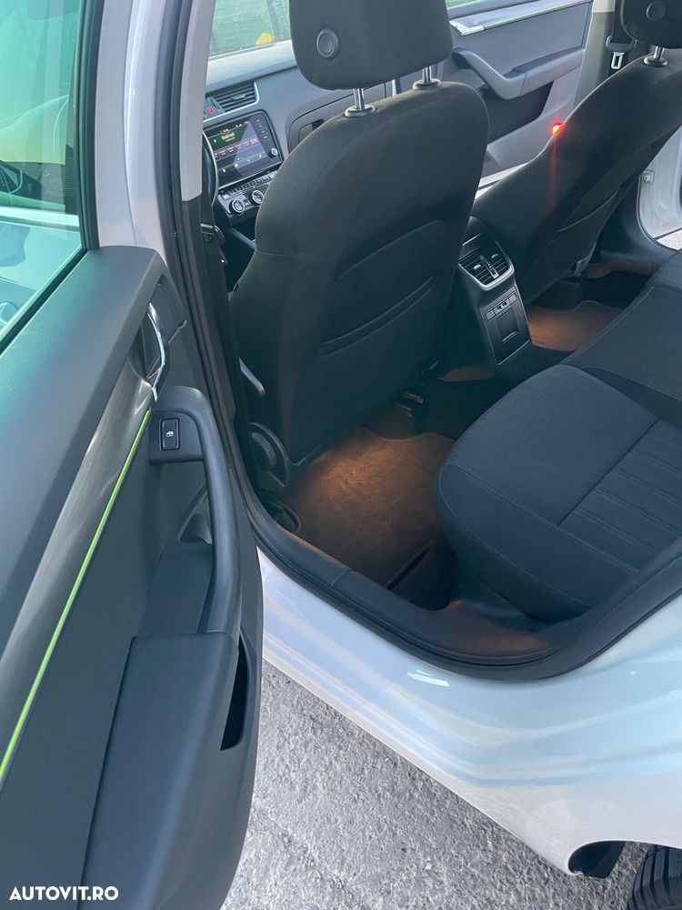 Skoda Octavia 2.0 TDI DSG Style - 13