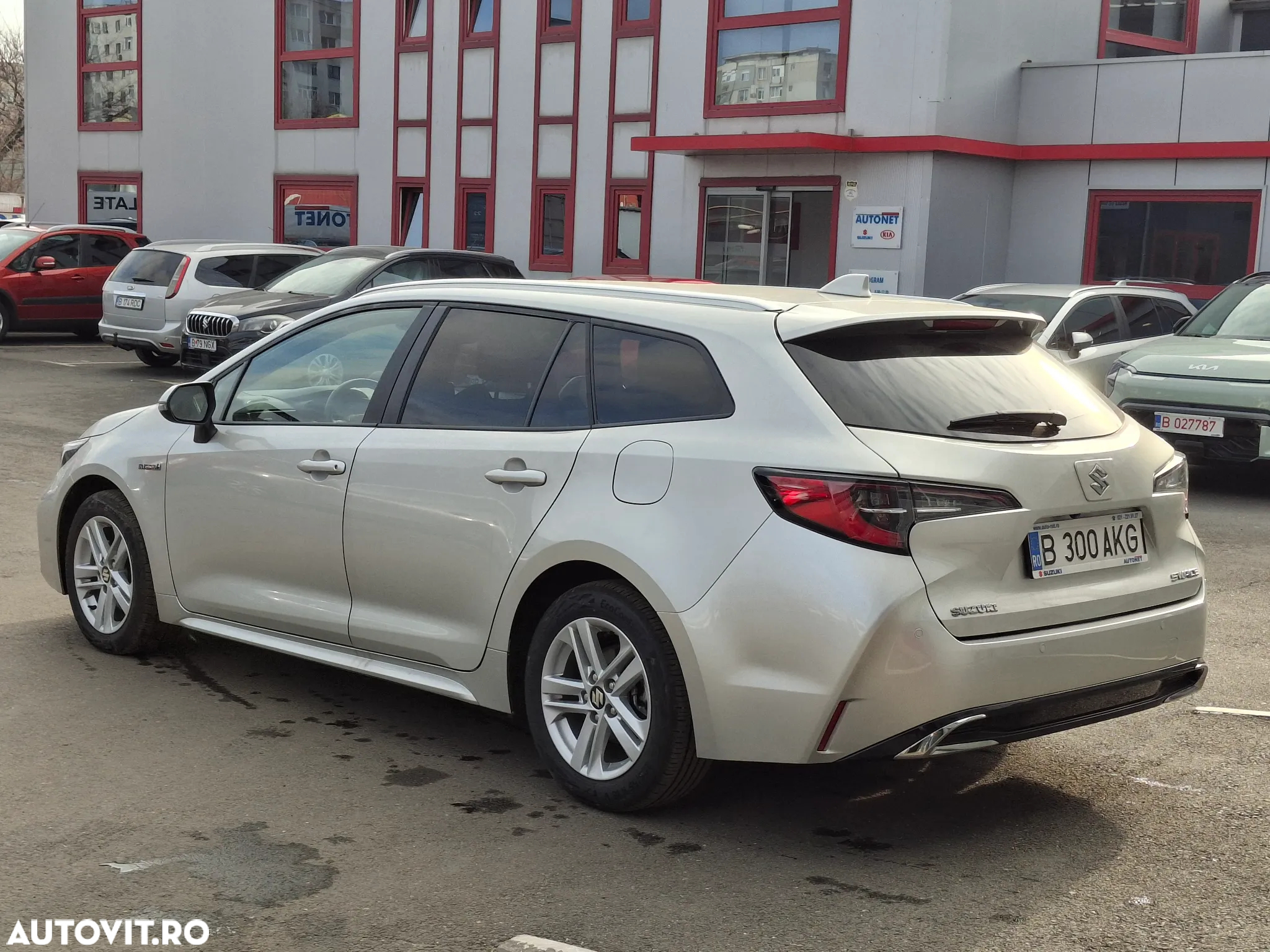 Suzuki Swace 1.8 E-CVT HEV Spirit - 3