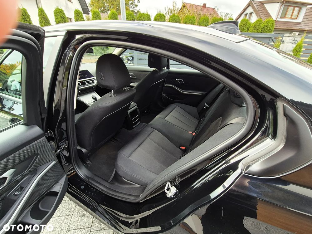 BMW Seria 3 320i Advantage - 19