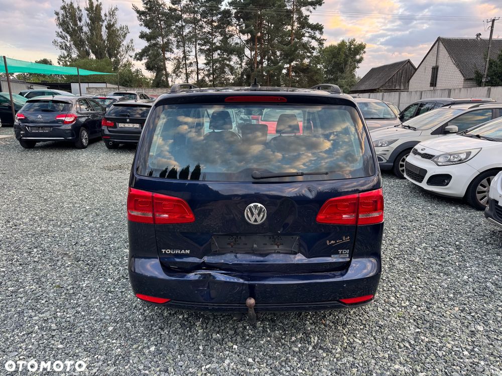 Volkswagen Touran 2012 photo 5