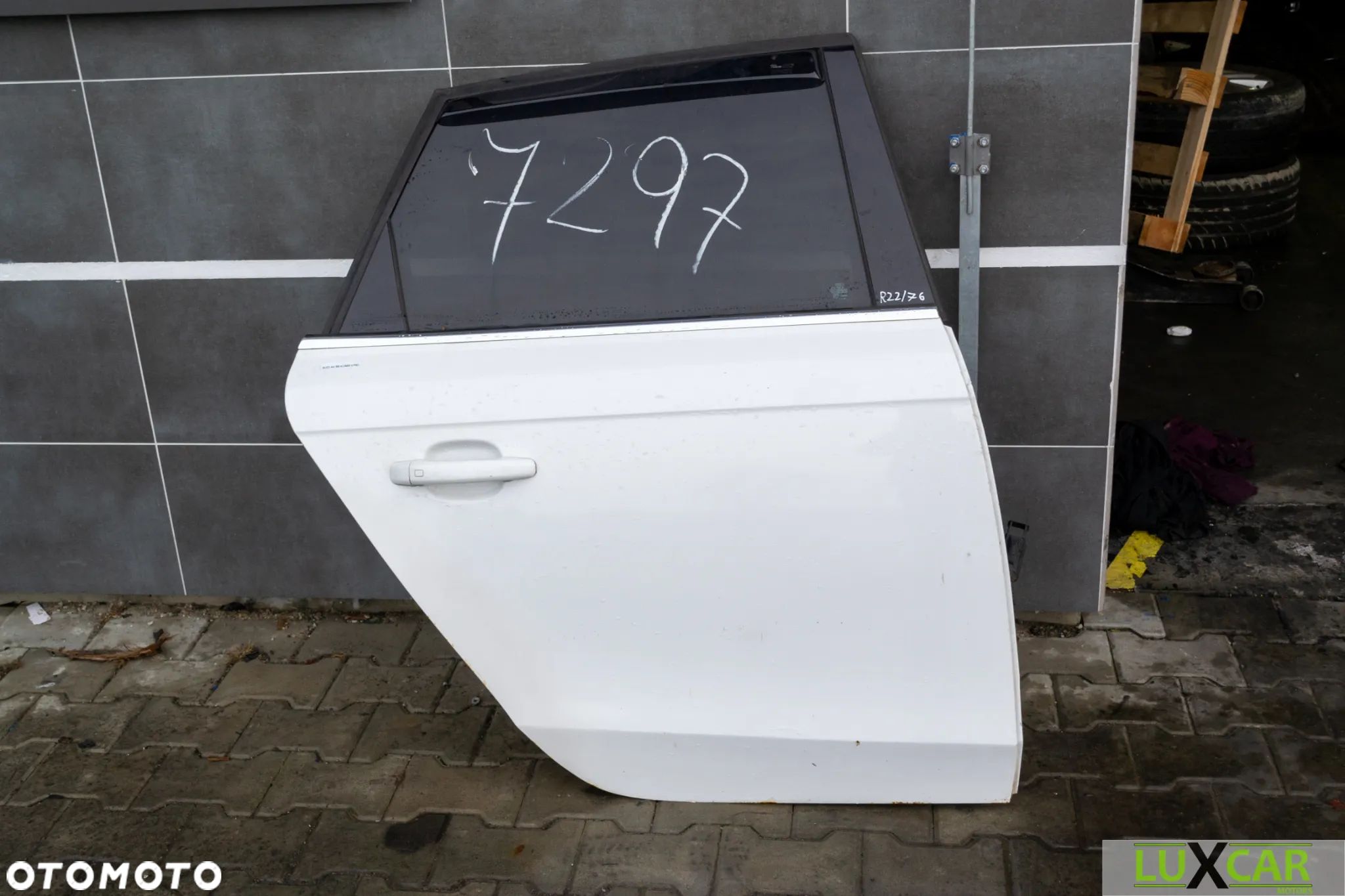AUDI A4 B8 KOMBI DRZWI PRAWE TYŁ KOLOR LY9C GORLICE - 1
