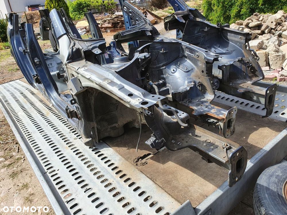 fartuch podłużnica prawa VW Passat B7 - 1