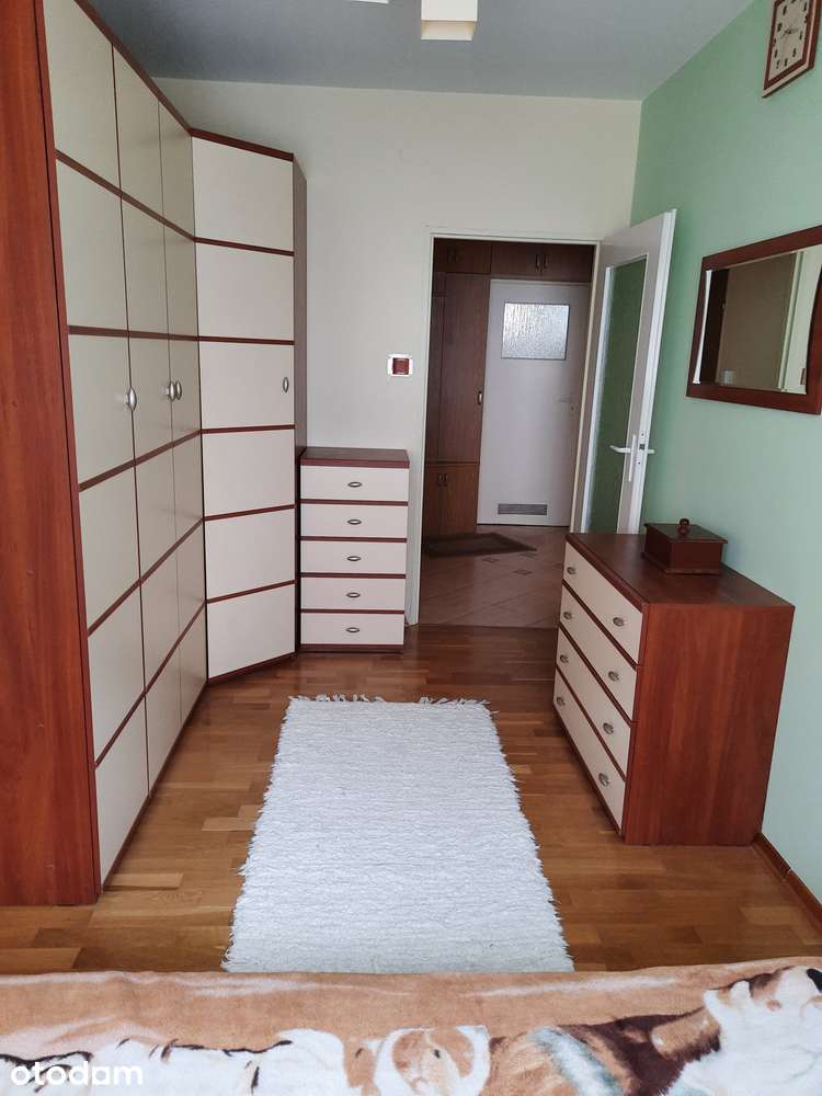 Sprzedam mieszkanie 2-pokojowe, (duży parking, blok ogrodzony).