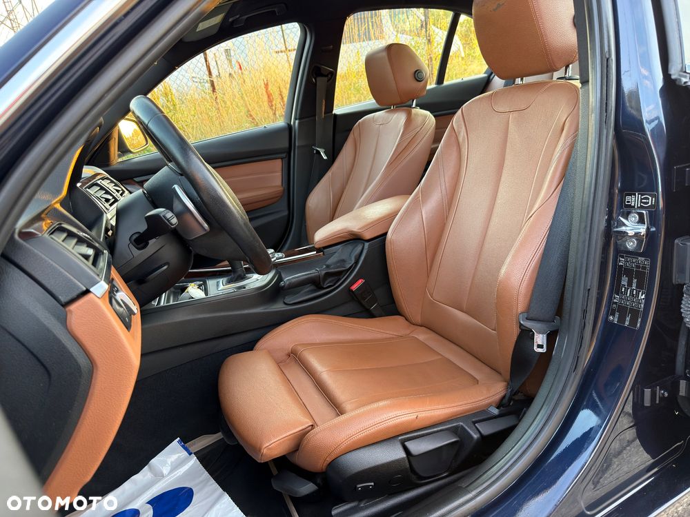 BMW Seria 3 328i Luxury Line - 23