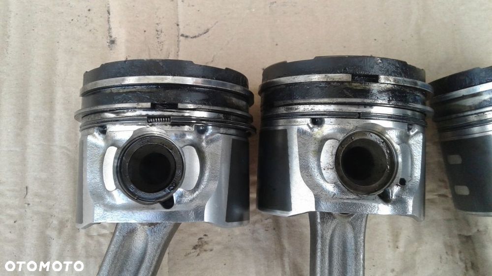 Tłok z korbowodem Ford Fiesta MK7 1.6TDCI 7V2Q - 3