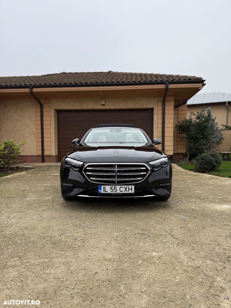 Mercedes-Benz E 300 de Aut. - 1