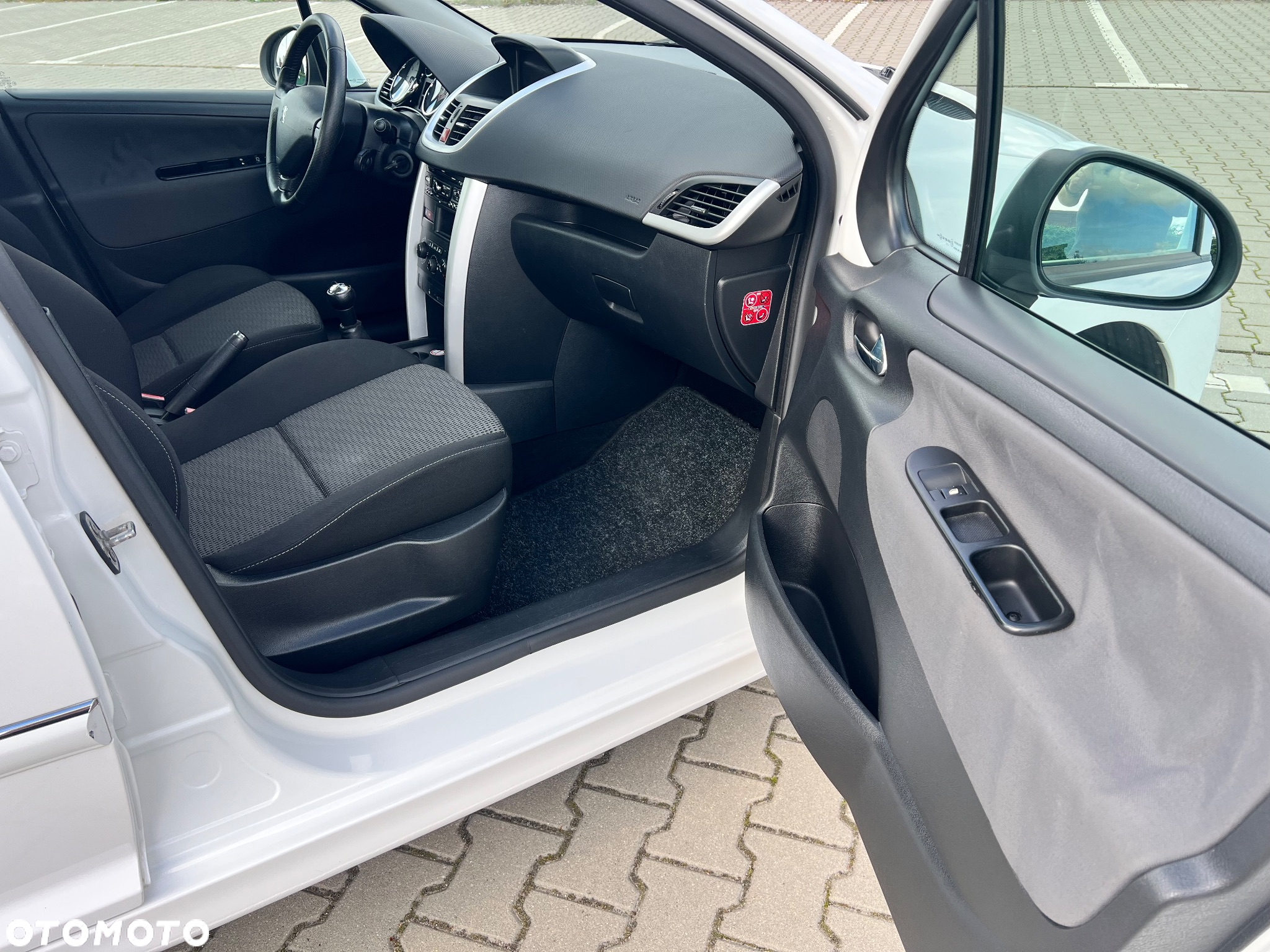 Peugeot 207 1.4 Trendy - 3