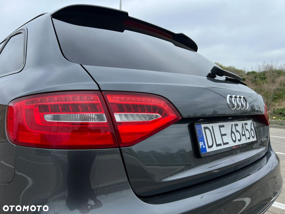 Audi A4 Avant 2.0 TDI DPF quattro S tronic S line Sportpaket - 16