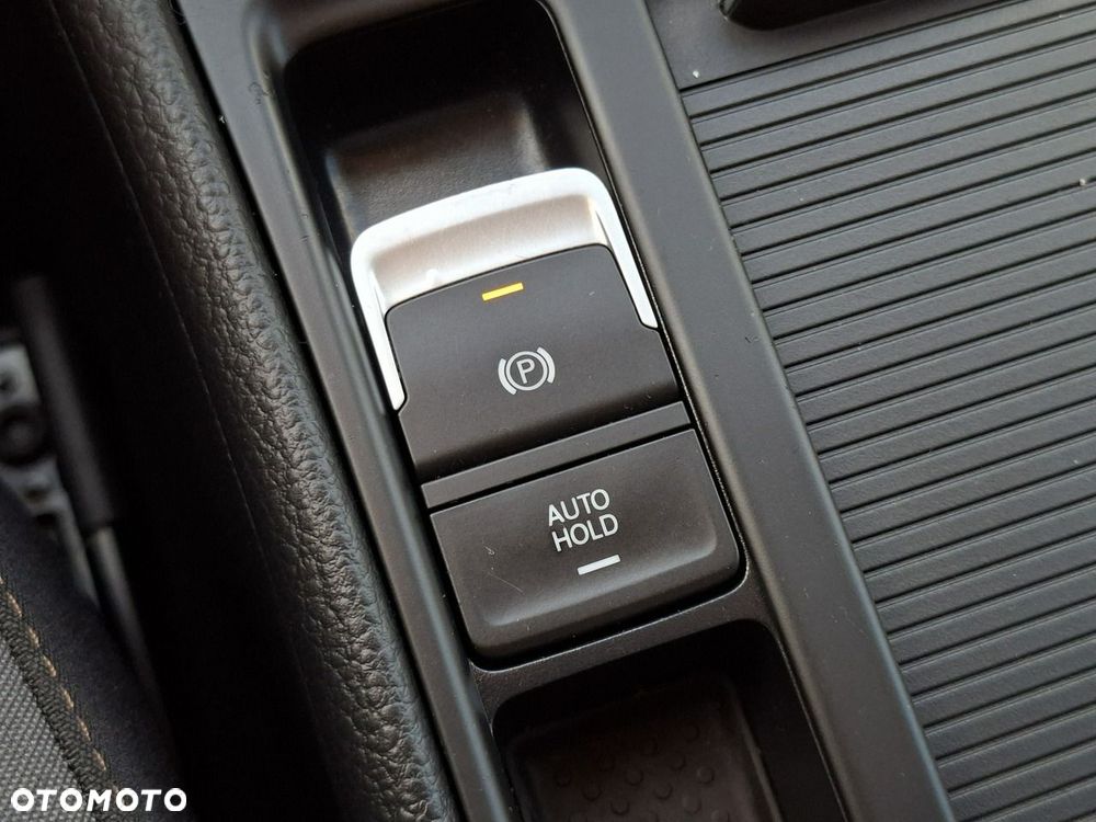 Volkswagen Golf 1.6 TDI BlueMotion Technology Allstar - 25