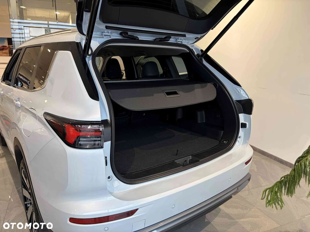 Mitsubishi Outlander Intense - 19