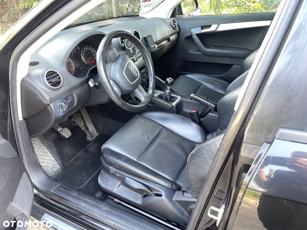 Audi A3 Sportback 1.6 FSI Ambiente - 6