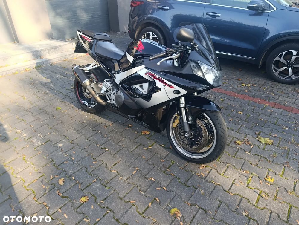 Honda CBR - 3