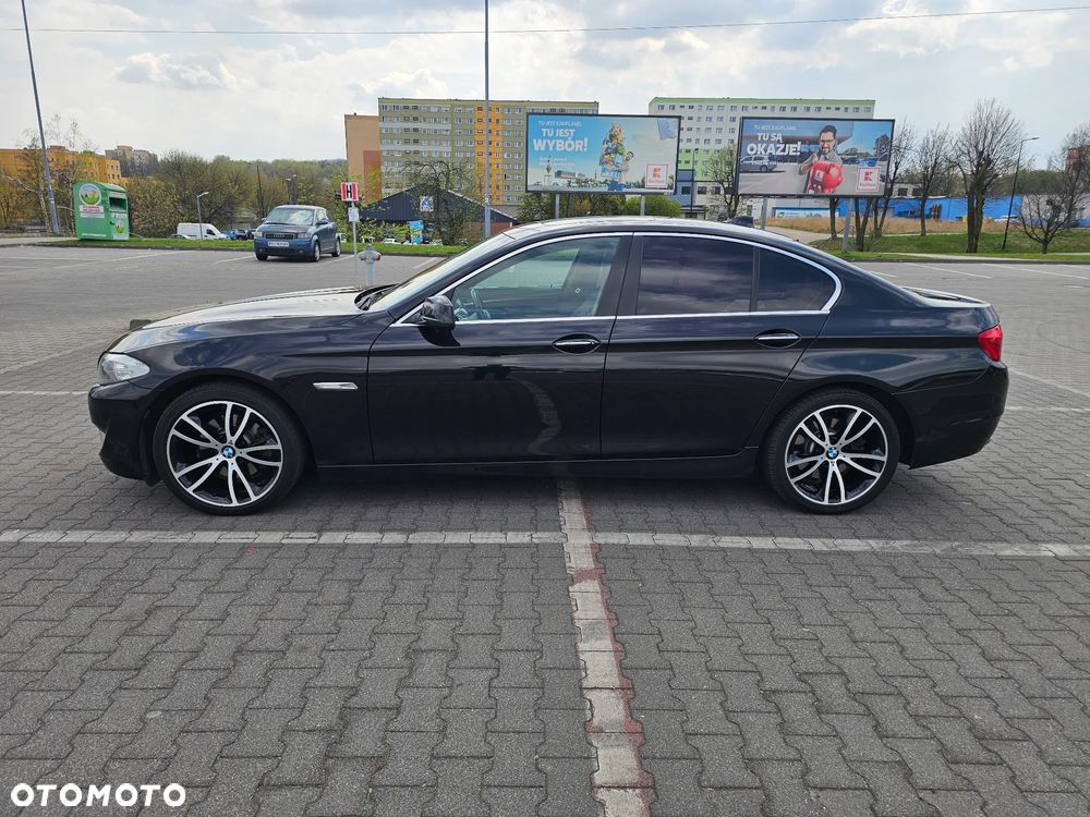 BMW Seria 5 520d xDrive - 22