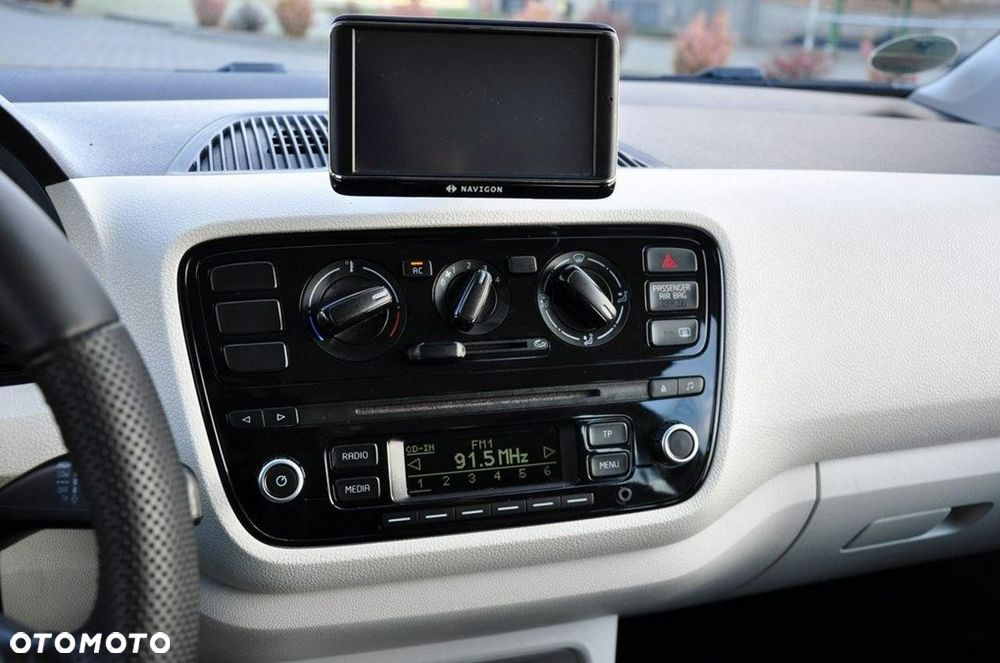 Volkswagen up! black - 34