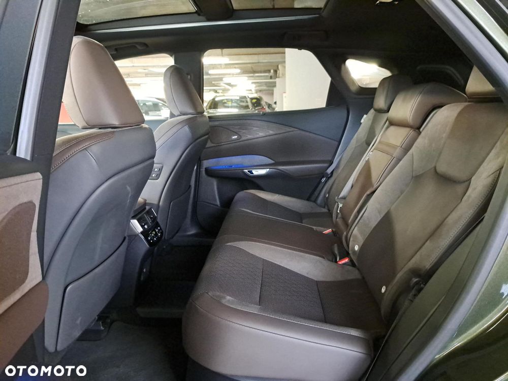 Lexus RX 450h+ Omotenashi - 30
