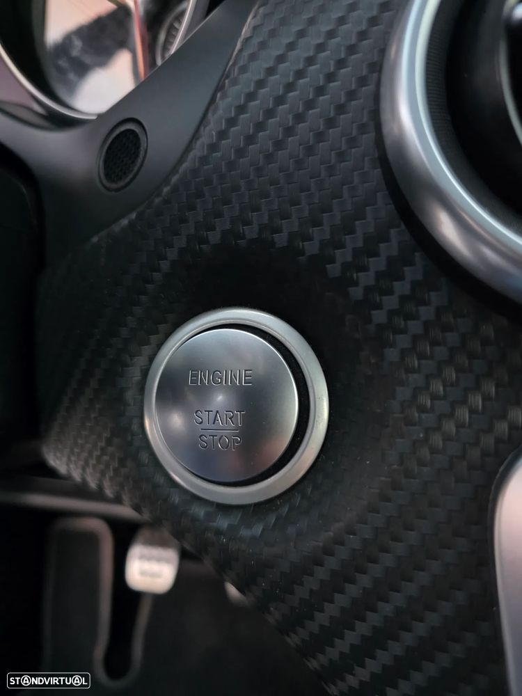 Mercedes-Benz A 180 AMG Line - 32