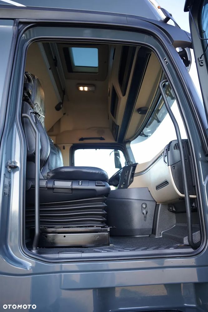 Mercedes-Benz ACTROS 1851 / RETARDER / GIGA SPACE /  KLIMA POSTOJOWA / BOGATE WYPOSAŻENIE /  / OPONY 100%  / ALUFELGI / EURO 6 - 35