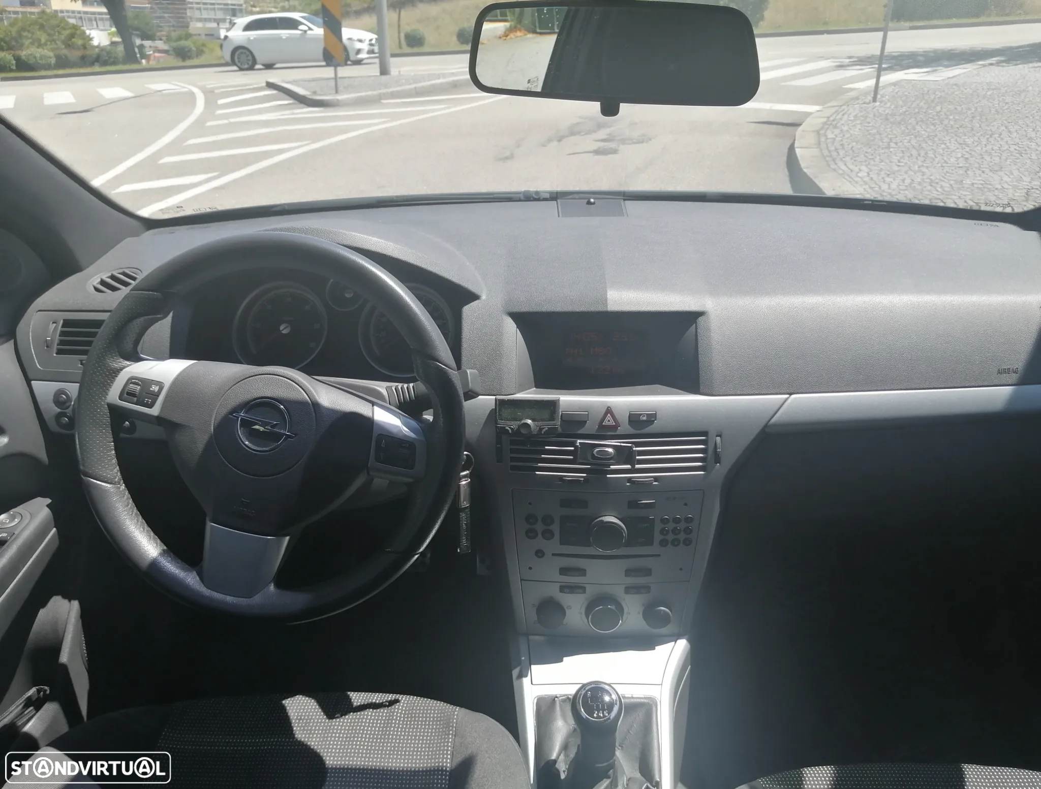 Opel Astra GTC 1.3 CDTi - 10
