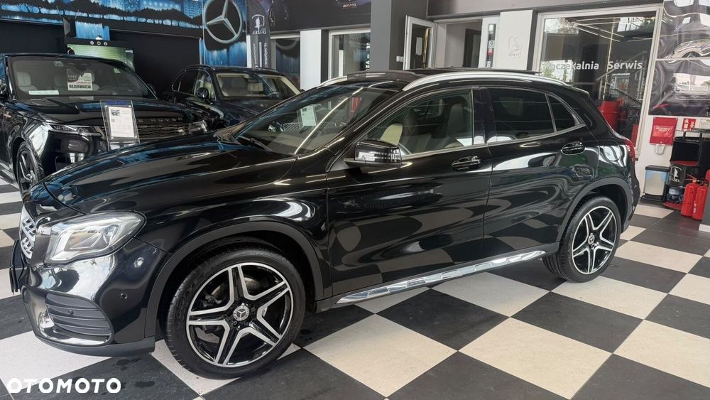 Mercedes-Benz GLA - 4