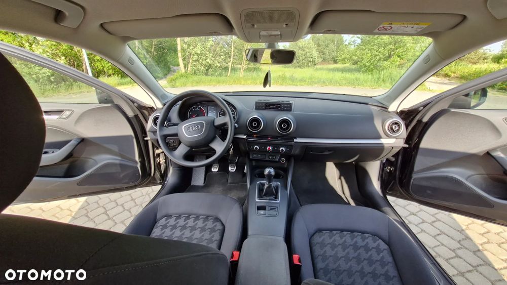 Audi A3 Sportback 2.0 TDI (clean diesel) Ambiente - 9