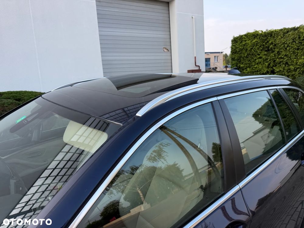 BMW Seria 5 525d Sport-Aut Luxury Line - 11