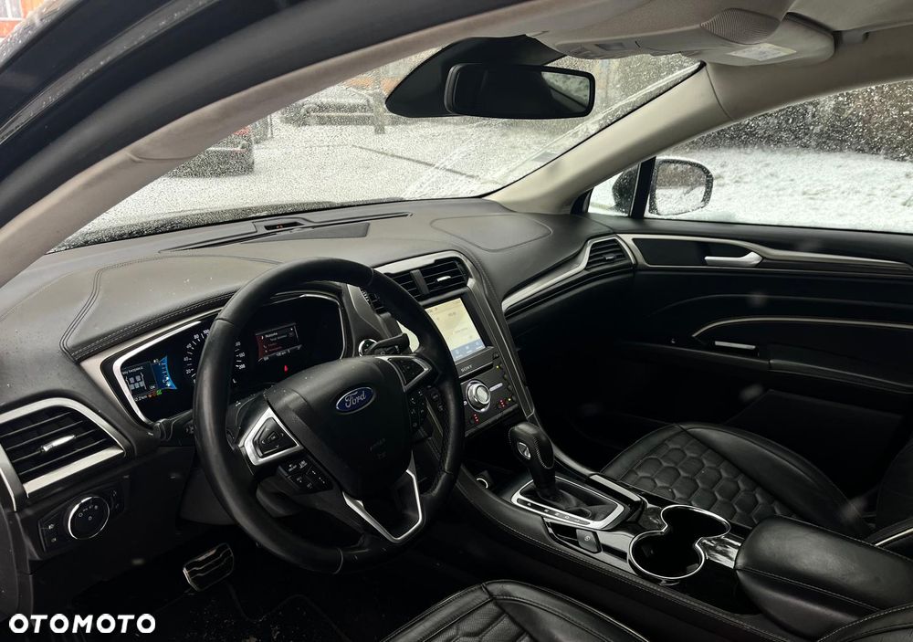 Ford Mondeo Vignale 2.0 Hybrid - 11