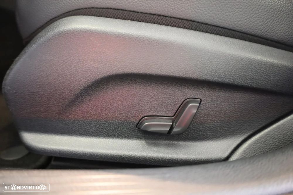 Mercedes-Benz C 350 e - 24