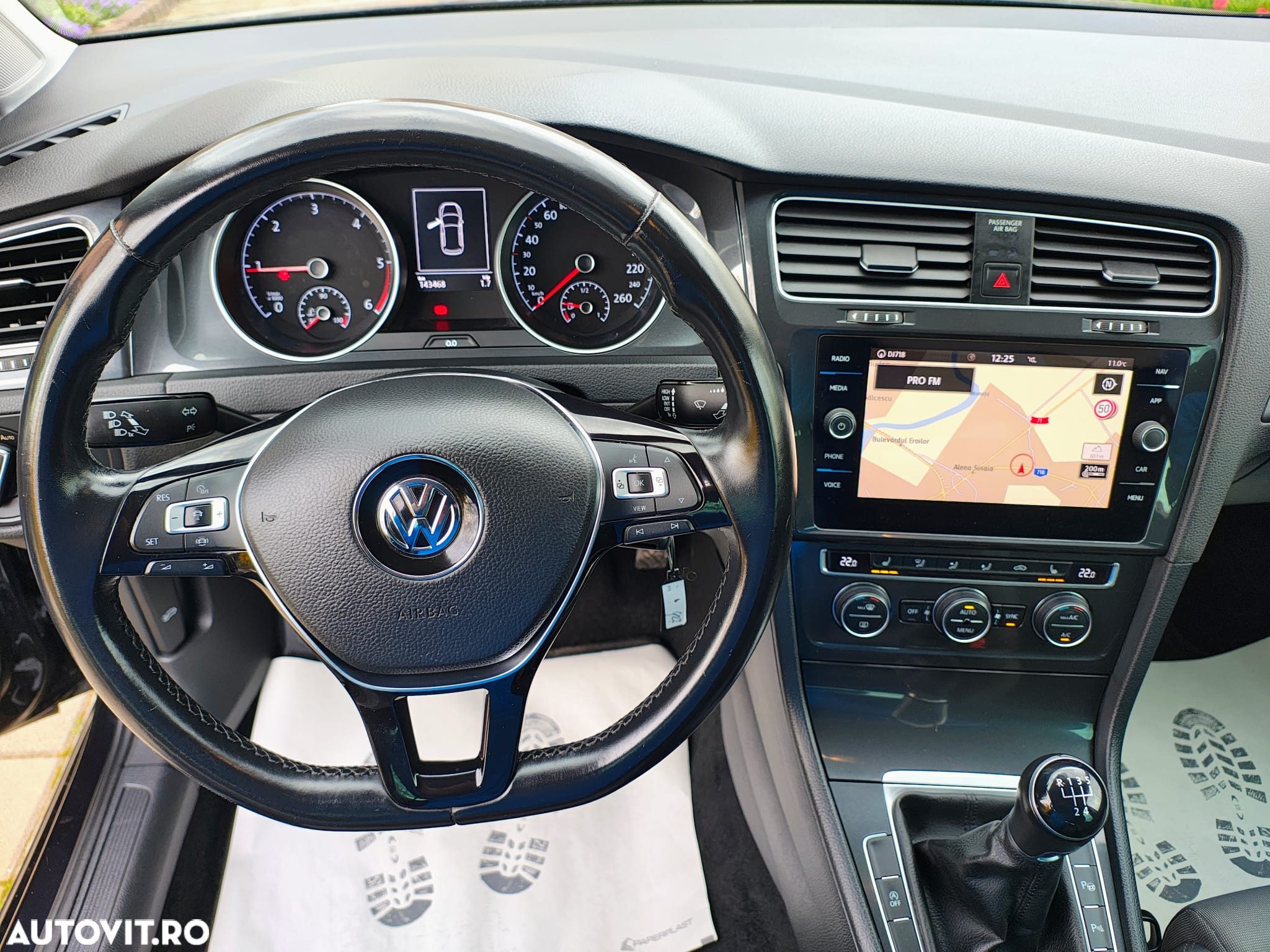 Volkswagen Golf 1.6 TDI Comfortline - 10