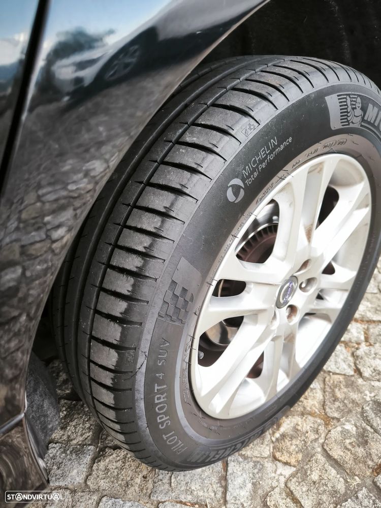Volvo XC 60 2.0 D4 Momentum - 24