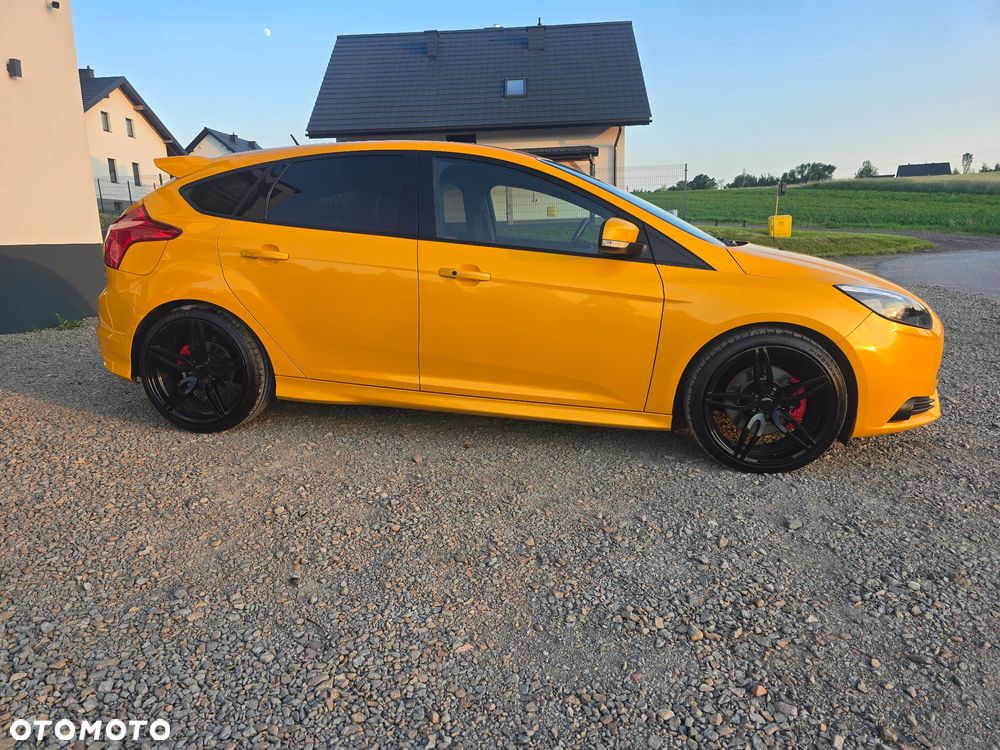 Ford Focus 2.0 EcoBoost ST - 9