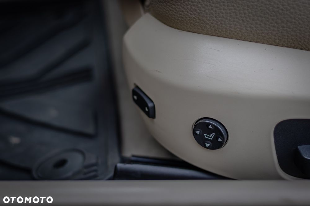 BMW Seria 3 335i xDrive Edition Exclusive - 27