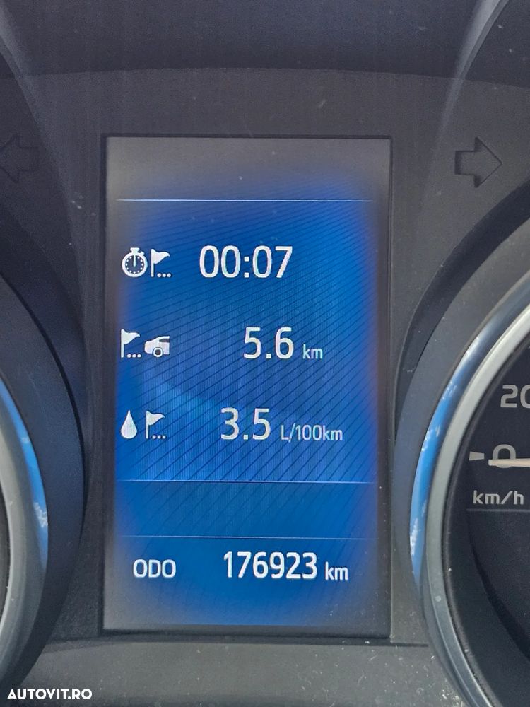 Toyota Auris 1.8 L VVT-i Hybrid Sol - 29