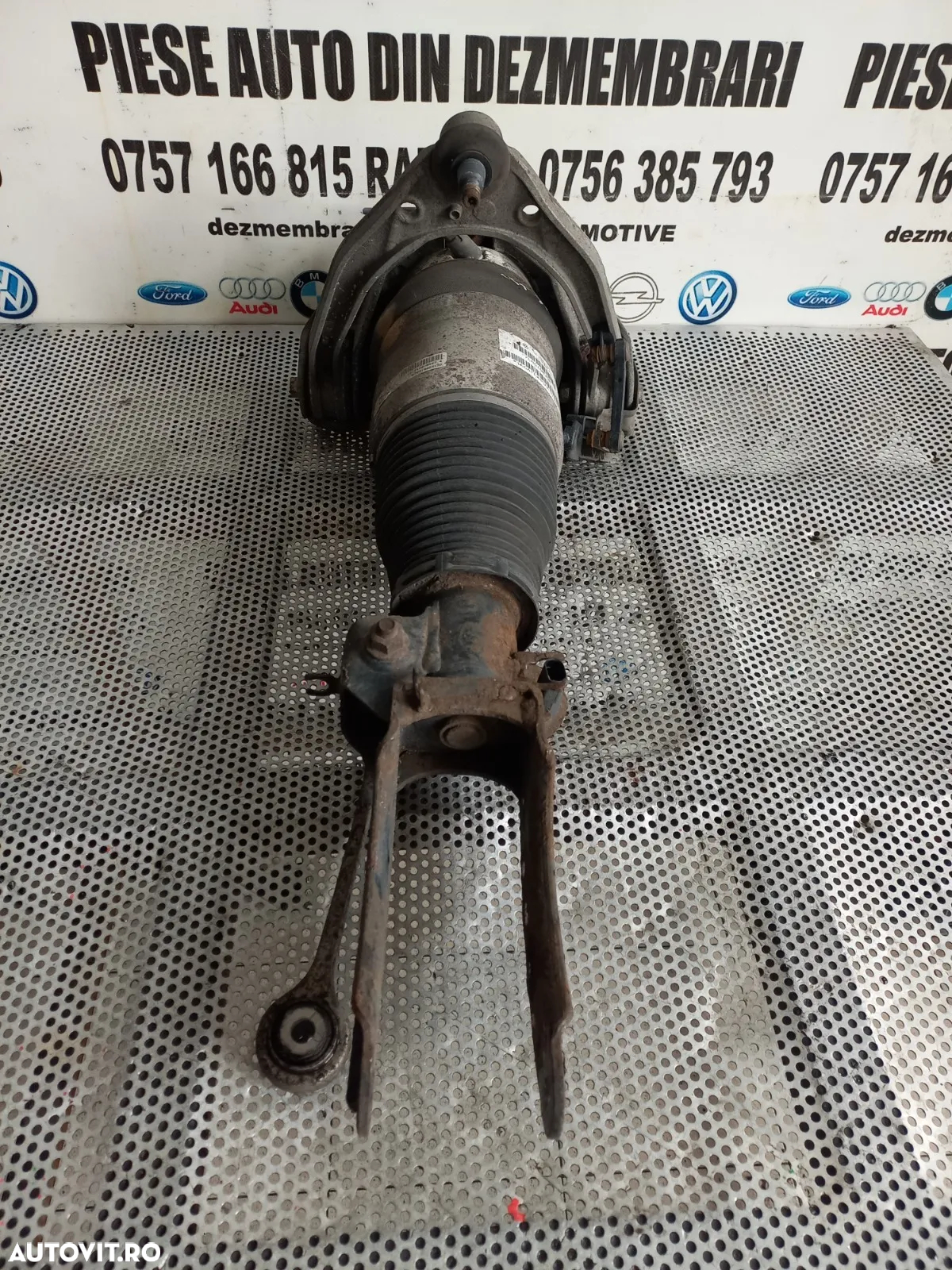 Perna Aer Amortizor Pneumatic Stanga Fata Audi Q7 4L Cod 7LB Testata  - Dezmembrari Arad - 3