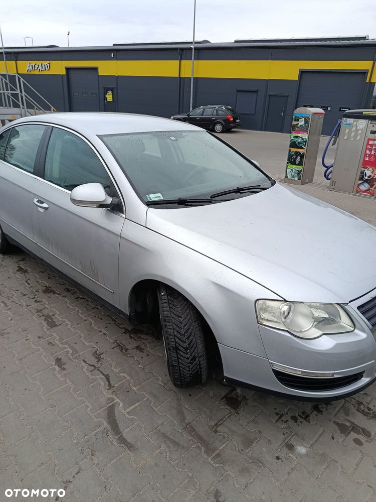 Volkswagen Passat 2.0 TDI Trendline - 5