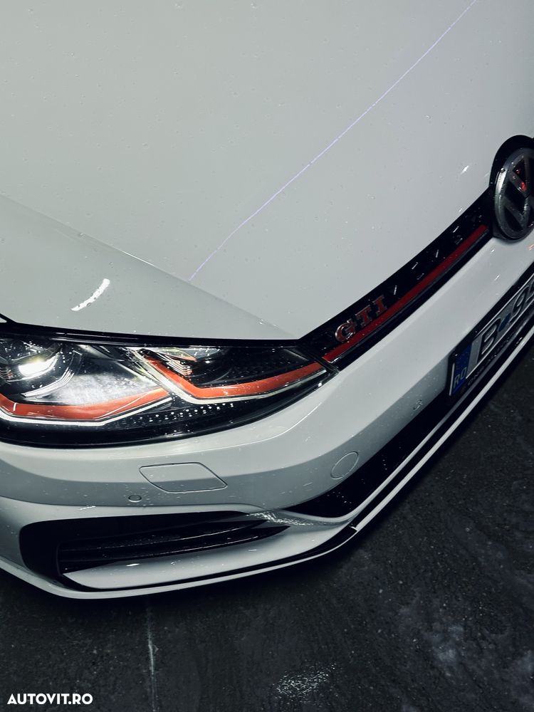 Volkswagen Golf - 11