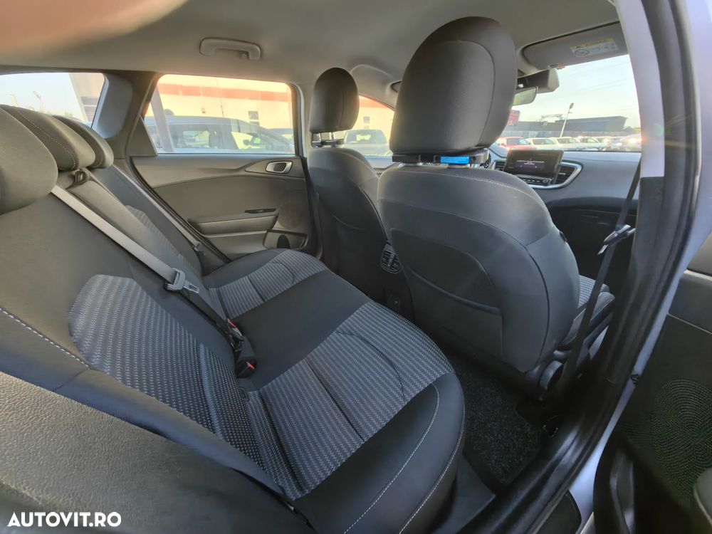 Kia Ceed 1.6 CRDi (48V Mild-Hybrid) DCT7 Spirit - 8