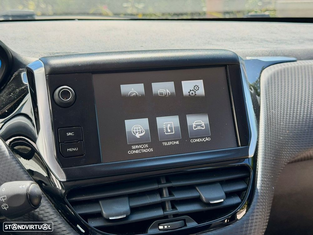Peugeot 2008 1.2 PureTech Allure EAT6 - 23