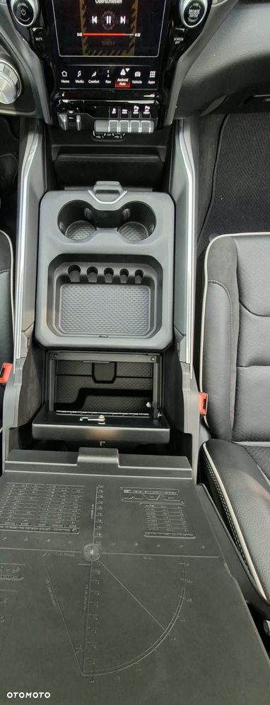 RAM 1500 Crew Cab Shortbed Laramie - 18