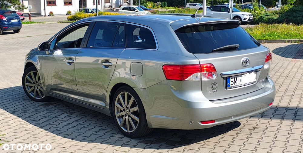 Toyota Avensis - 13