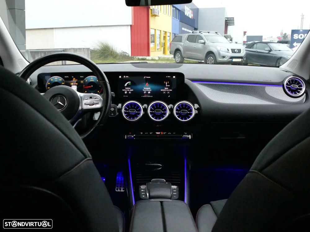 Mercedes-Benz GLA 180 d AMG Line - 38