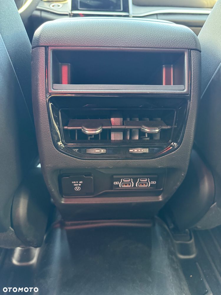 Jeep Grand Cherokee - 19