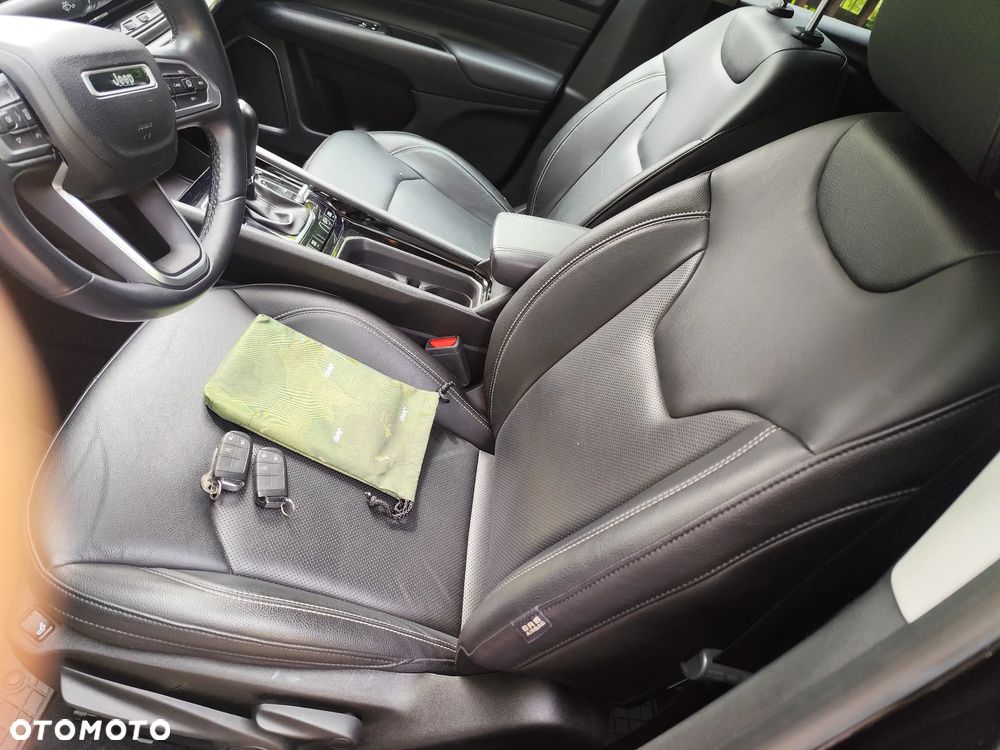 Jeep Compass - 25