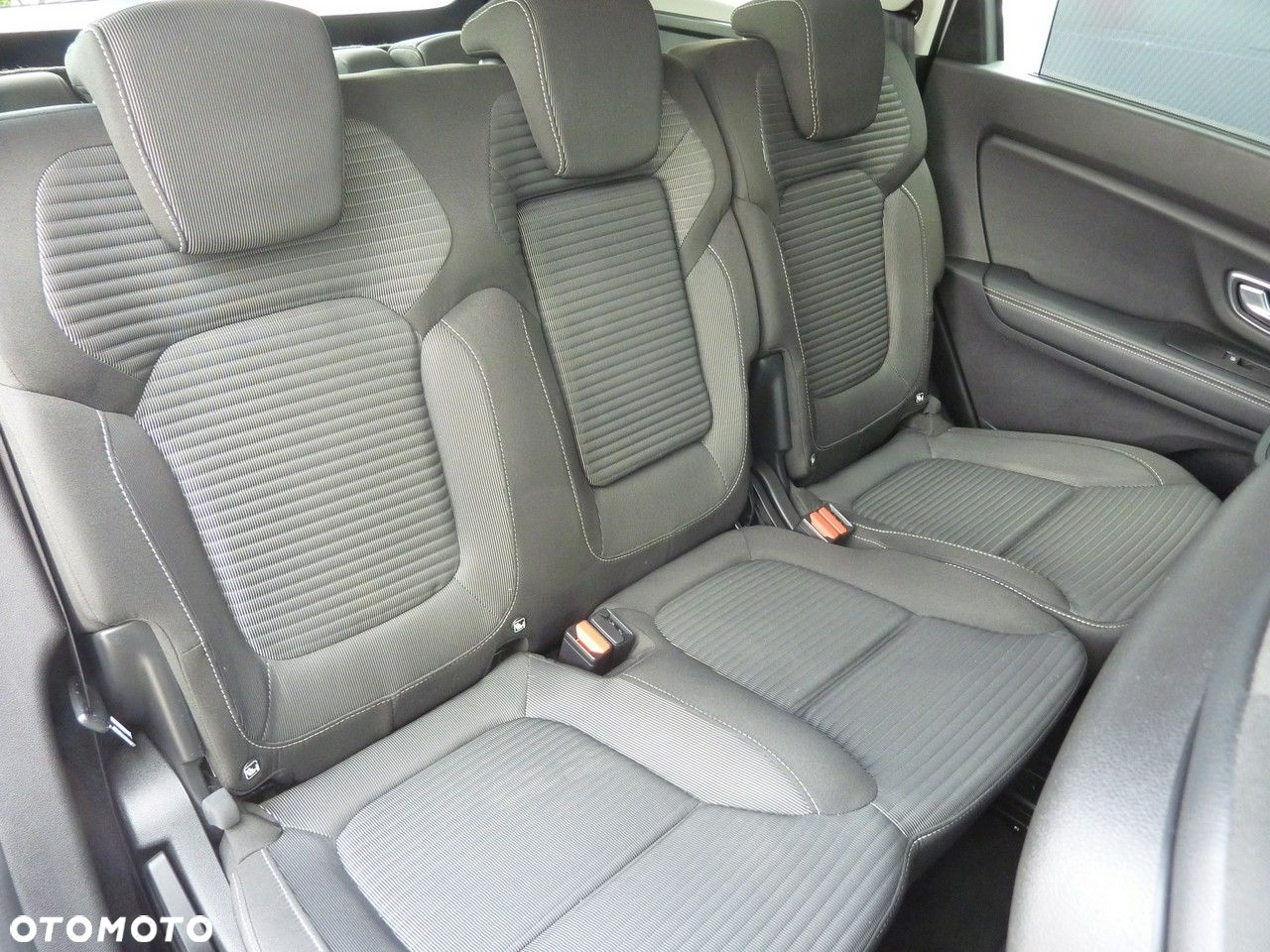 Renault Grand Scenic - 17