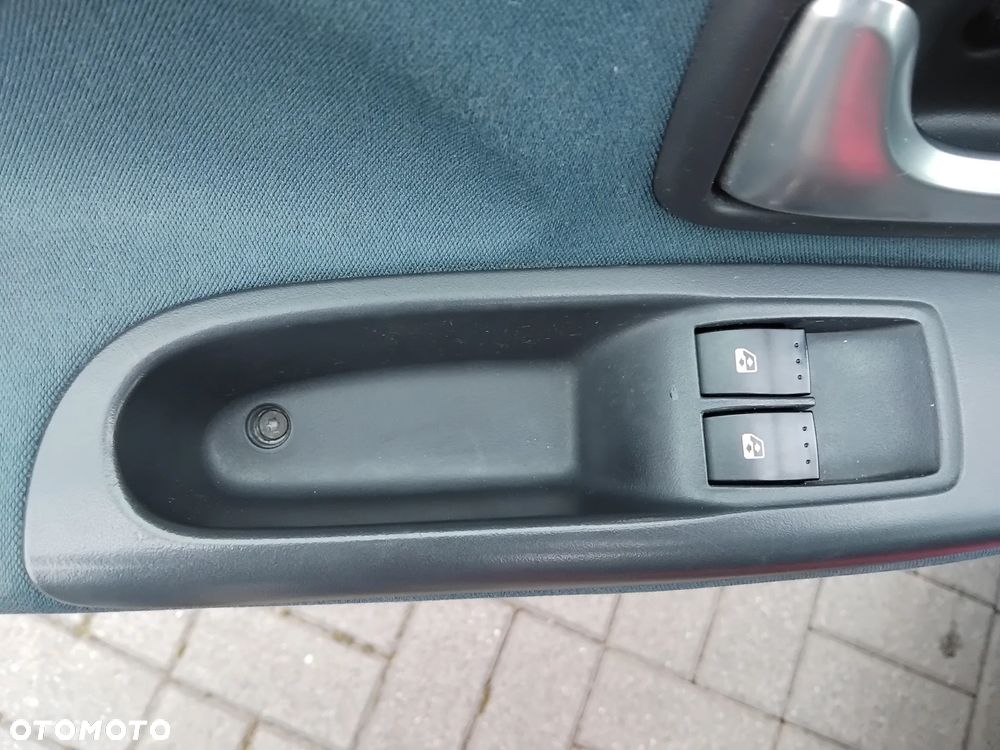 Renault Clio 1.2 16V Expression - 16