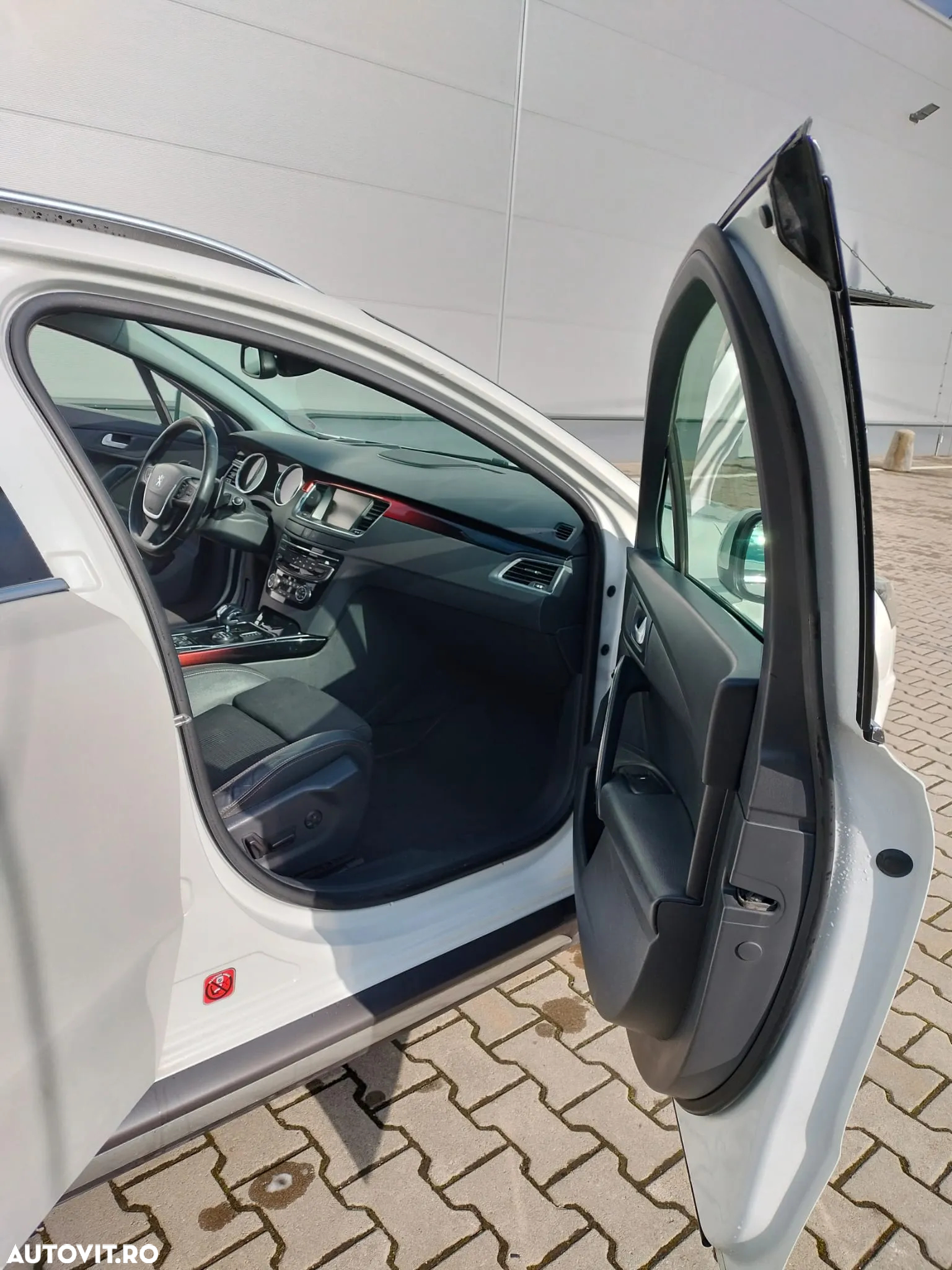 Peugeot 508 RXH Hybrid4 - 14