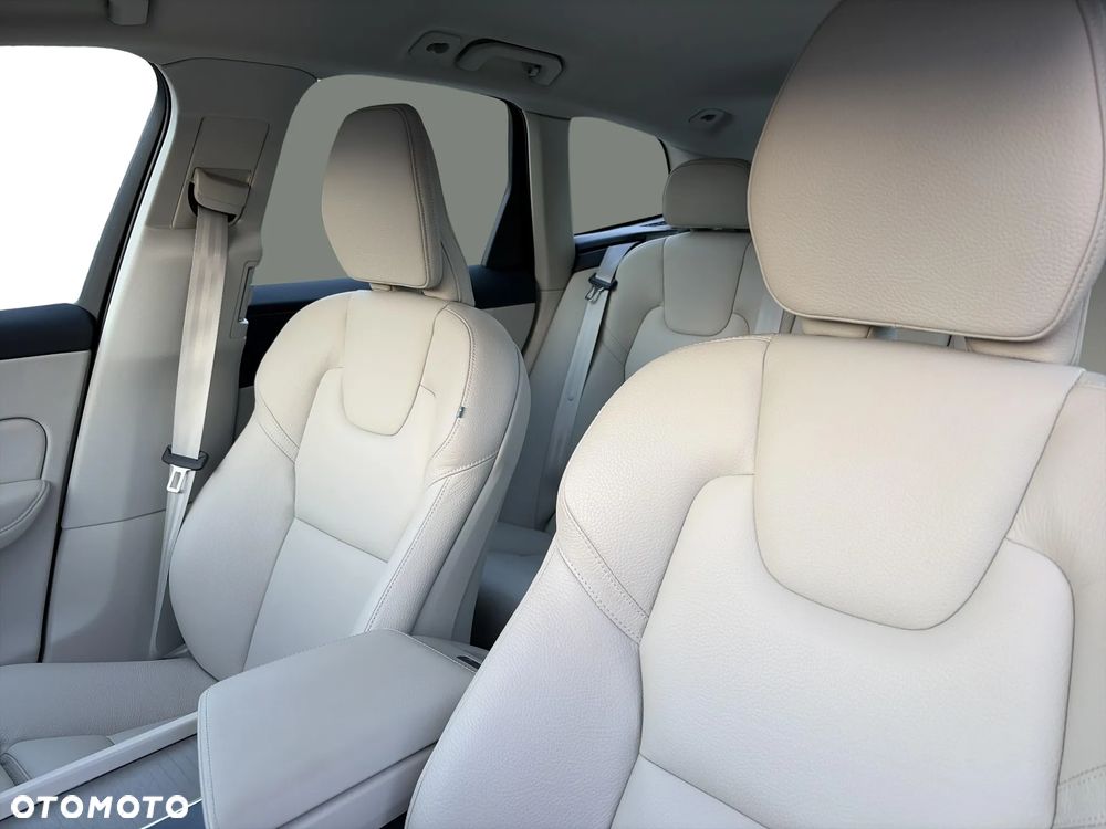 Volvo XC 60 B4 D Plus Bright - 13