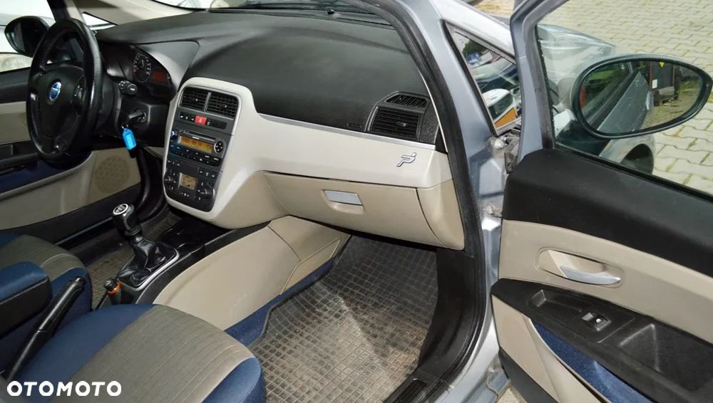 Fiat Grande Punto - 33