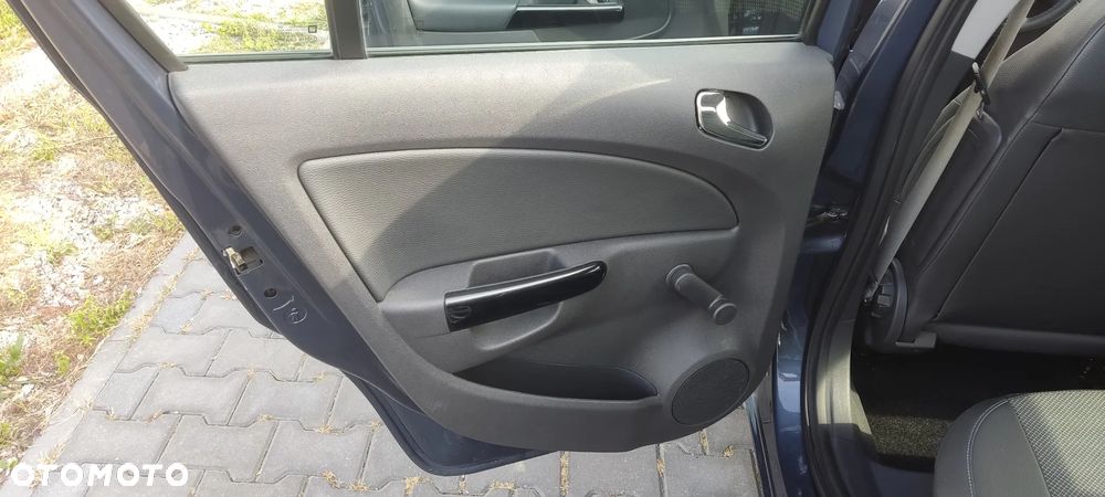 Opel Corsa 1.2 16V Cosmo - 26