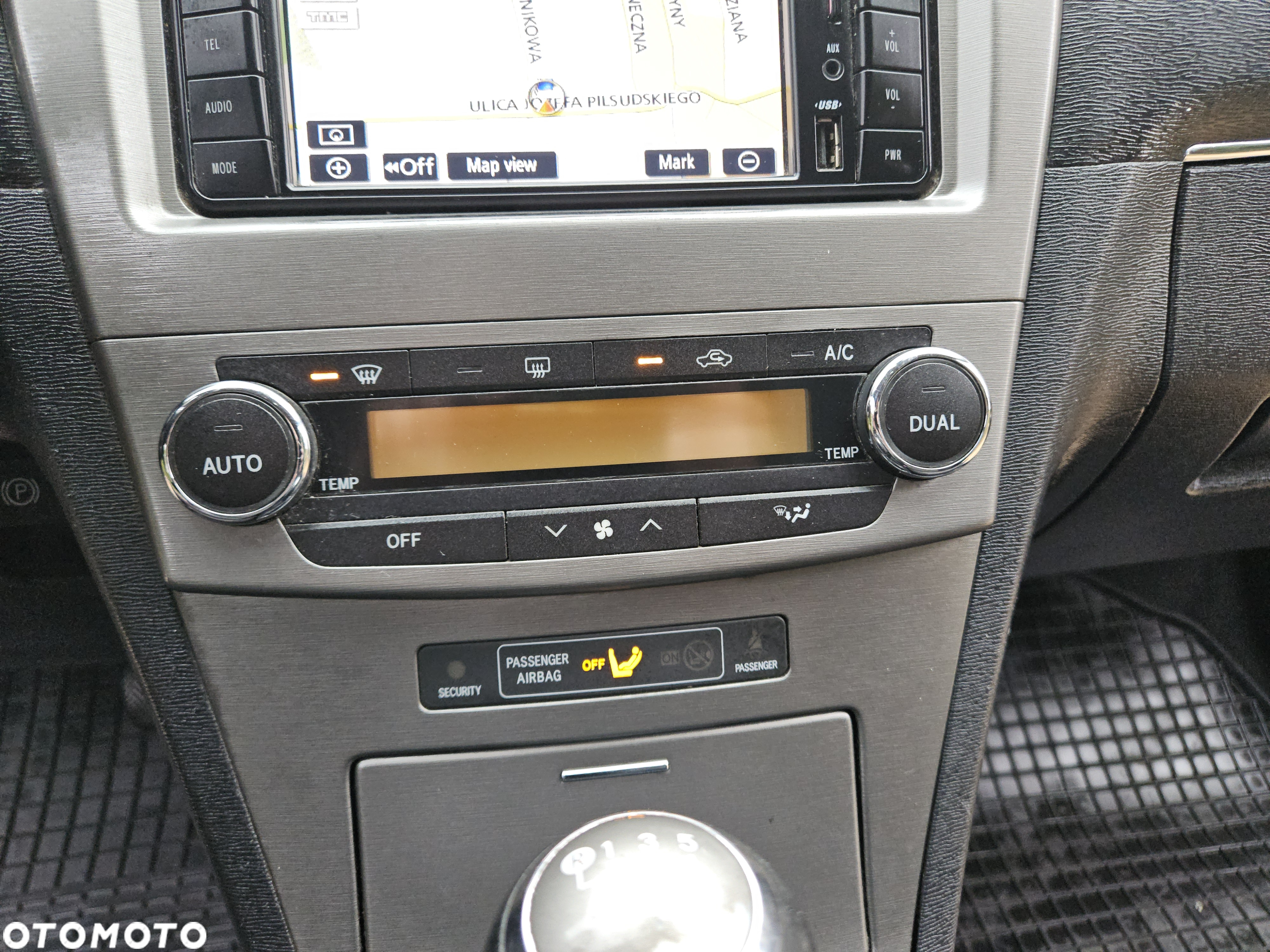 Toyota Avensis 2.0 D-4D - 9