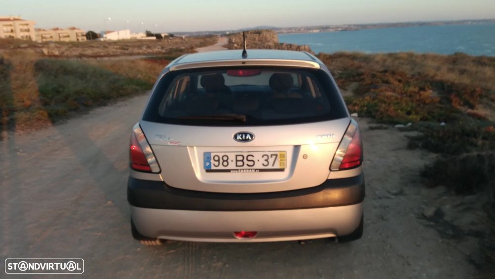 Kia Rio - 5